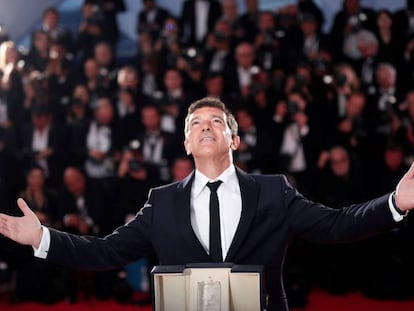 El actor Antonio Banderas premiado en el Festival de Cannes, en mayo. En vídeo, entrevista del actor para EL PAÍS en marzo.