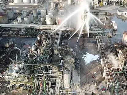 En vídeo, las imágenes aéreas de la planta petroquímica.