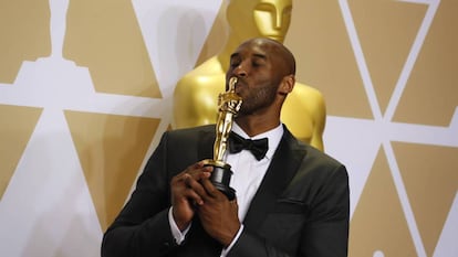 Kobe Bryant, tras ganar el Oscar en 2018, en Hollywood (EE UU). En vídeo, las claves que convirtieron al jugador en leyenda.