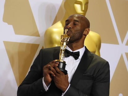 Kobe Bryant, tras ganar el Oscar en 2018, en Hollywood (EE UU). En vídeo, las claves que convirtieron al jugador en leyenda.