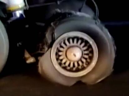 En vídeo, el estado en que quedó el neumático del vuelo de Air Canada y declaraciones de los pasajeros.