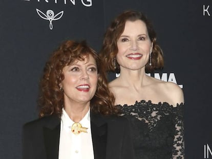 Susan Sarandon, izquierda, y Geena Davis el pasado 28 de enero en Nueva York. En vídeo, declaraciones de Davis sobre la desigualdad de género en septiembre de 2019.