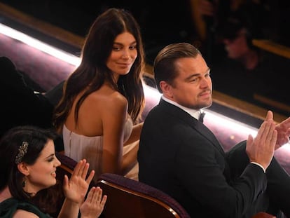 Leonardo DiCaprio, con Camil Morrone. En vídeo, resumen de la gala.