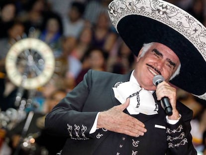 El cantante Vicente Fernández, que cumple 80 años. En video, aspectos de diferentes conciertos del rey de las rancheras.