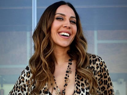 La cantante y presentadora Mónica Naranjo, en Madrid, en 2019. En vídeo, tráiler del reality.
