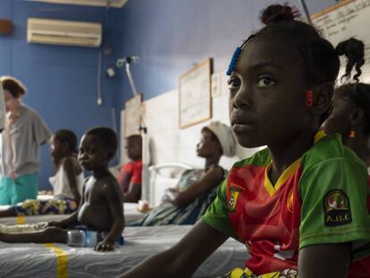 Sala de ingresos del Hospital Universitario Pediátrico de Bangui, la capital de la República Centroafricana. En vídeo, el impacto de la Covid-19 en África.