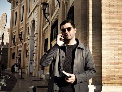 Daniel Verdú, corresponsal de EL PAÍS en Italia, conversa con un grupo de suscriptores.