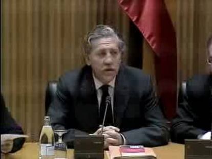 Todos los grupos, salvo el PP, guardan un minuto de silencio ante el Congreso por los muertos de Irak