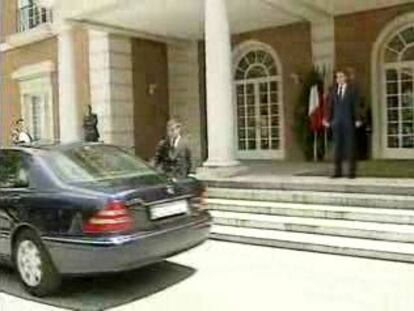 El presidente francés presentará a Zapatero la propuesta francesa para relanzar el Tratado de la Unión