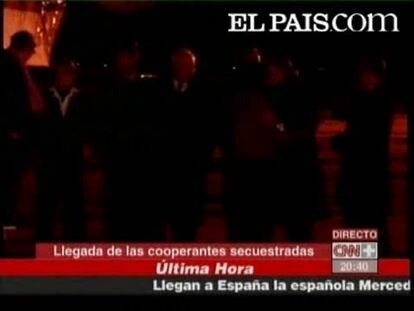 Una vez en tierra, las familias han subido a la nave junto a un equipo de psicólogos