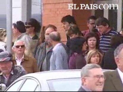 Entre el dolor y la indignación, los vecinos del pueblo le han dado su último adiós
