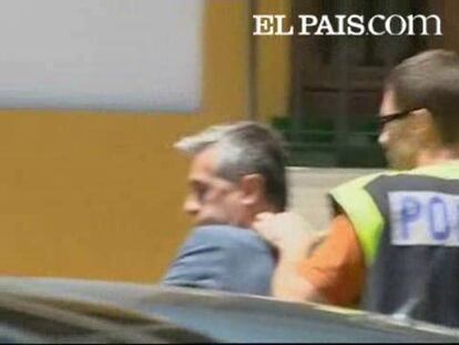 El alcalde de Estepona, Antonio Barrientos (PSOE), detenido hoy en una operación contra la corrupción, cuando saltó el "Caso Malaya" sobre corrupción en el Ayuntamiento marbellí, llegó a comentar que "unos cuantos han confundido lo público con lo privado para enriquecerse" y que "si hay alguien que haya metido la mano en la caja, le caiga todo el peso de la ley" y lamentó que se "criminalizara" el urbanismo.