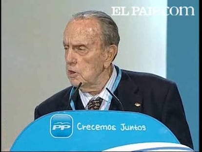 Manuel Fraga ha dicho esta mañana que en el PP del siglo XXI no debe haber "extremismos" y ha negado que se esté celebrando un "congreso a la búlgara" en Valencia.