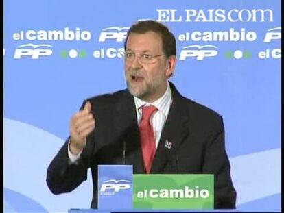 El líder del PP, Mariano Rajoy, ha aprovechado su intervención en un acto en Torremolinos para criticar el Congreso del PSOE de este fin de semana, en el que, según el popular, no se han tratado los temas importantes para los españoles. Rajoy asegura que del Congreso socialista ha salido un partido radicalizado, y que lo que hay que hacer ahora es gobernar España, ya que vive una situación difícil.