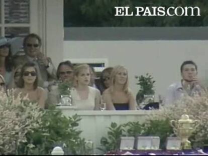 Tres exhibicionistas interrumpen un tradicional partido de Polo en Windsor al que asistía el Príncipe Carlos