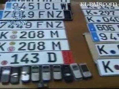 La Policía Nacional ha intevenido 426 kilos de hachís en la población barcelonesa de Cedanyola del Vallès en tabletas de 100 gramos, la mayoría con el anagrama del FC Barcelona grabado junto al lema 'Visca el Barca'.La droga intervenida procedía de Marruecos y posteriormente era distribuida por España y otros países de Europa. Los detenidos son cinco marroquíes y un español de edades comprendidas entre los 20 y los 31 años, a quienes se les imputan también delitos de tráfico ilícito de vehículos, falsedad documental y receptación, según cada caso.