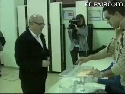 El candidato de Ezker Batua ha votado esta mañana en Bilbao