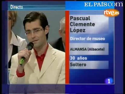 Un ciudadano le interroga a Rajoy sobre la mala imagen que dan los políticos en el Parlamento