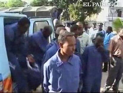 Los trece han llegado hoy al tribunal en Mombasa, Kenia.