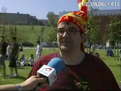 Este domingo ha tenido lugar el acto central de homenaje a las Fuerzas Armadas. El homenaje a la Bandera y a los Caídos ha dado por concluido un fin de semana en el que toda la ciudad de Santander se ha volcado con el Ejército. Miles de personas se han sumado a las celebraciones.