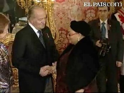 El Rey ha expresado hoy, "de corazón", su "más profundo pesar" por el elevado número de víctimas y heridos que ha causado el "muy dramático y devastador" terremoto en Haití. Su Majestad ha asegurado que el país caribeño puede contar con "todo el apoyo" de España y la "plena solidaridad" de los españoles.