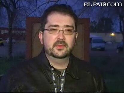 Dos presos peligrosos han logrado escaparse de madrugada de una cárcel de Sevilla. Están en búsqueda y captura. Los funcionarios de prisiones lo atribuyen al desbordamiento que hay en muchos centros penitenciarios: el número de reclusos se ha disparado pero no se han puesto más medios.Los dos reos se encontraban recluidos en la misma celda de la prisión de Sevilla 1, y uno de ellos estaba interno por delitos de tráfico de estupefacientes.