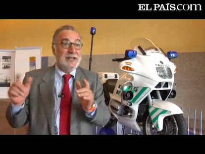 El director general de Tráfico, Pere Navarro, ha señalado a EL PAÍS que las cifras de fallecidos en las carreteras durante la Semana Santa pasada, con un descenso de casi el 50% con respecto a la media de los últimos años,  fueron excepcionales y anormales. "El reto es consolidarlo. Éste es un periodo duro y difícil".  Preguntado sobre la posibilidad de que se pueda repetir un balance semejante ha señalado: "Las estadísticas son muy tozudas en este aspecto, y nos vienen a decir que podemos acabar la Semana Santa con unos  50 fallecidos y 300 heridos graves; pero no queremos ni podemos resignarnos a estas cifras, para esto trabajamos".