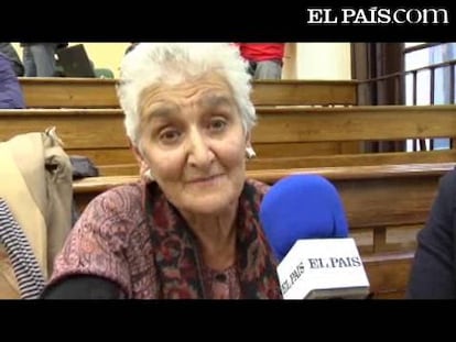 Familiares del franquismo y asociaciones de la memoria histórica organizan hasta el próximo 24 de abril un encierro simbólico y concentraciones ante la Audiencia Nacional para protestar por la causa del Tribunal Supremo contra el juez de la Audiencia Nacional