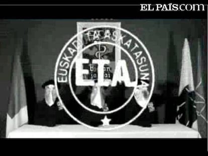 La televisión madrileña pone en un informativo el sello de ETA sobre las imágenes del terrorista, del presidente del Gobierno y del ministro del Interior