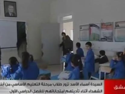 Asma el Asad aparece por sorpresa en un colegio