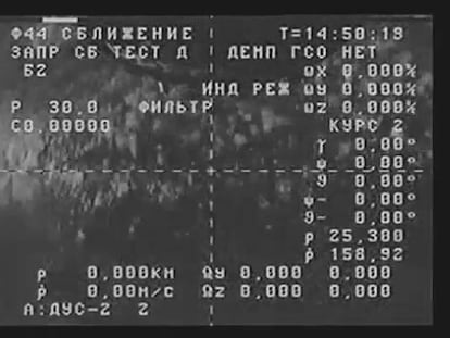 Vídeo de una cámara de la nave Progress que muestra su situación fuera de control.