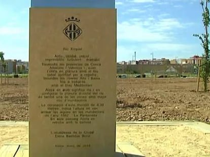 30 faltas de ortografía en 22 líneas: el nuevo monolito del Ayuntamiento de Alzira