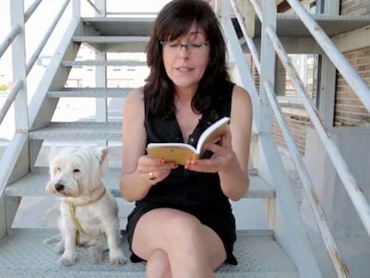 La micropoetisa Ajo lee sus creaciones