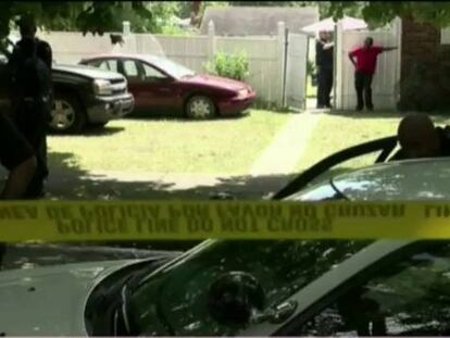 Un niño de tres años muere por un disparo de su hermano de once en EE UU