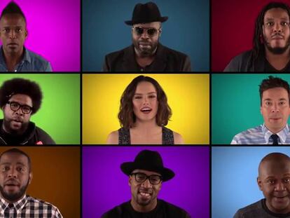 Chewbacca y los soldados imperiales cantan la canción de 'Star Wars'