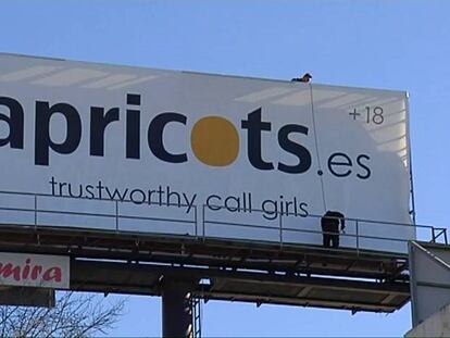 La valla publicitaria de la agencia de prostitución Apricots.
