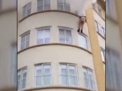 Salva su vida tras saltar de un tercer piso para escapar de un incendio en Cedeira