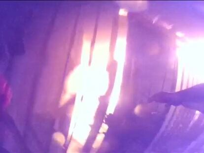 El rescate de una mujer atrapada entre las llamas