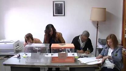 La mesa electoral de Villarroya.