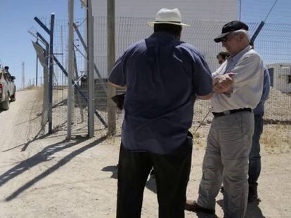 EL PAÍS estrena el documental ‘Cinco días con Mario’, sobre el viaje de Vargas Llosa a Cisjordania