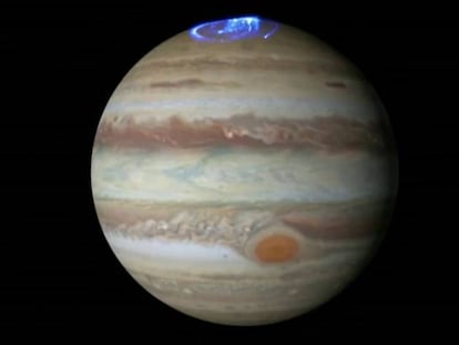 Imagem da aurora boreal em Júpiter, obtida a partir do telescópio 'Hubble'.