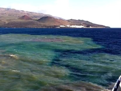 Mancha producida por la erupción submarina, frente a la localidad de La Restinga, en El Hierro.