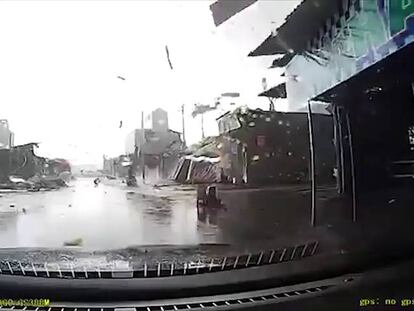 Impresionantes imágenes de un tornado en Vietnam