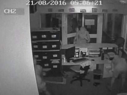 Imagen de la cámara de seguridad del colegio.