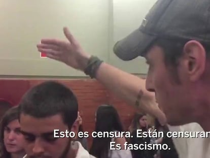 Un estudiante critica las formas de la protesta contra un acto de la UAM este miércoles.