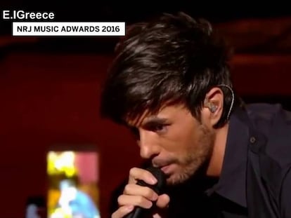 A Enrique Iglesias el ‘playback’ le juega una mala pasada