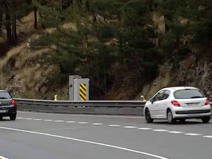 En las carreteras españolas hay 375 radares fijos.