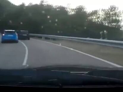 La peligrosa maniobra de un joven piloto profesional en Cataluña denunciada en Facebook