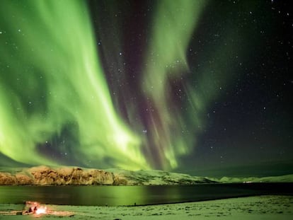 Aurora boreal en Myre, en la provincia noruega de Troms, dentro del Círculo Polar Ártico. En vídeo, Steve: la aurora boreal descubierta por aficionados el pasado mes de marzo.