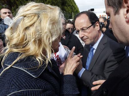 En su primer mitin tras ganar la primera vuelta, el candidato socialista, François Hollande, advirtió contra el riesgo de ignorar el voto extremista.